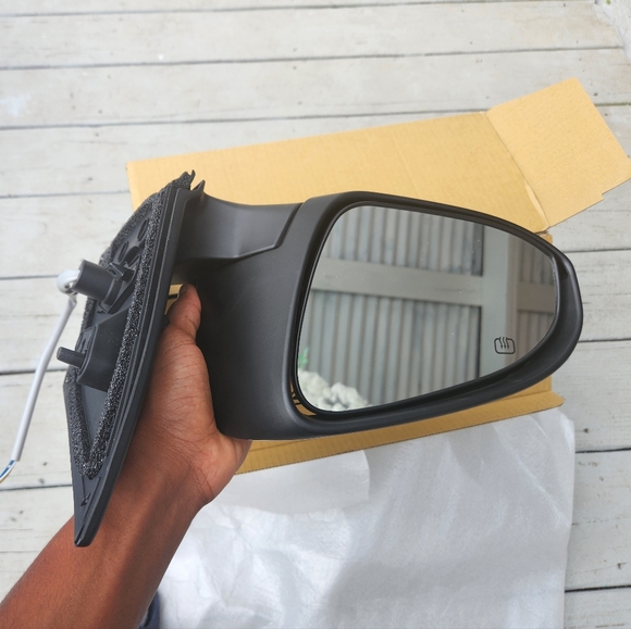 TY COROLA 14- (USA) DOOR MIRROR LH - Picture 4 of 5